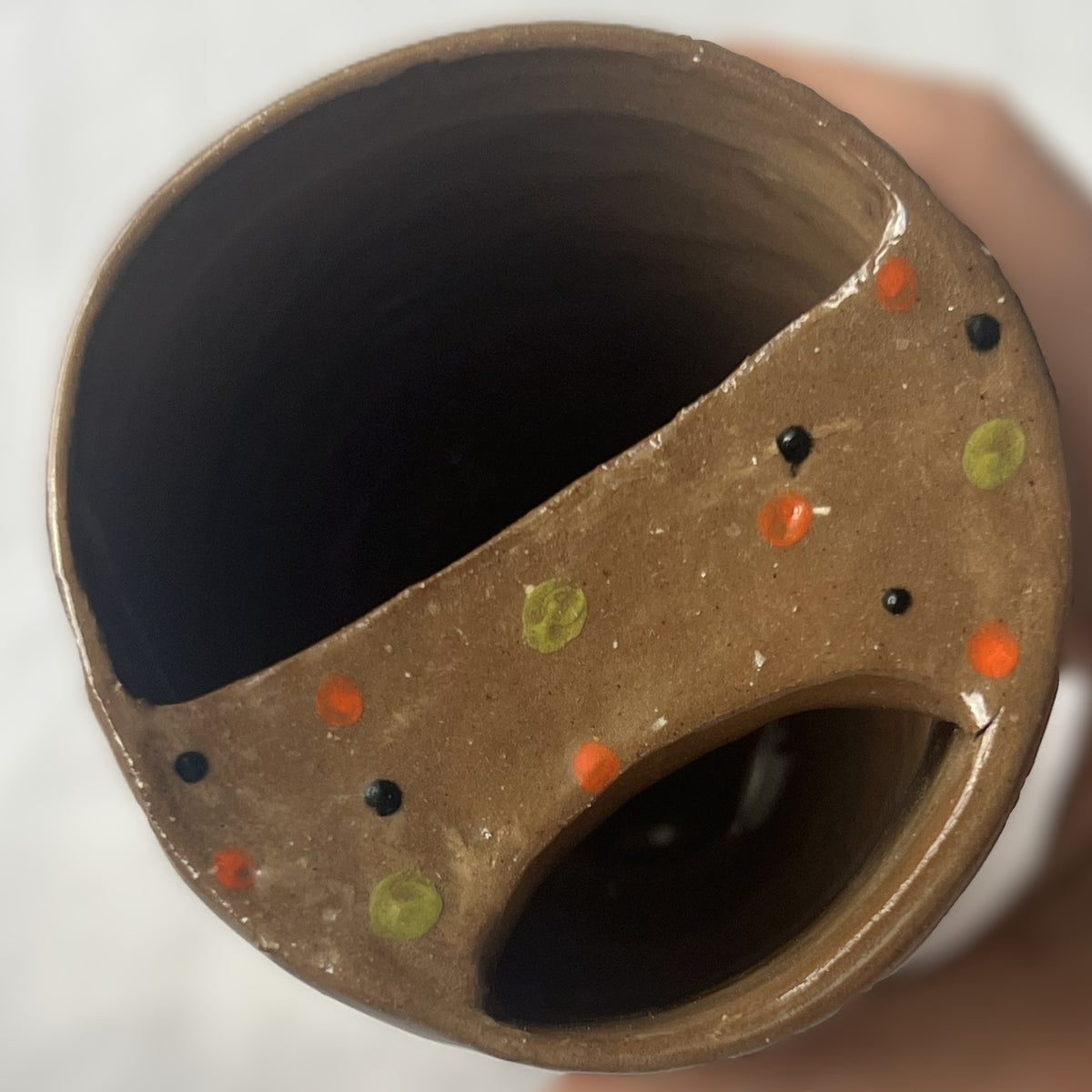 Handle Less Brown Ceramic Tumbler with a Partial Lid Designed with Drawn Strawberries 